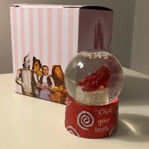 Wizard of Oz Ruby Slippers Mini Snow Globe